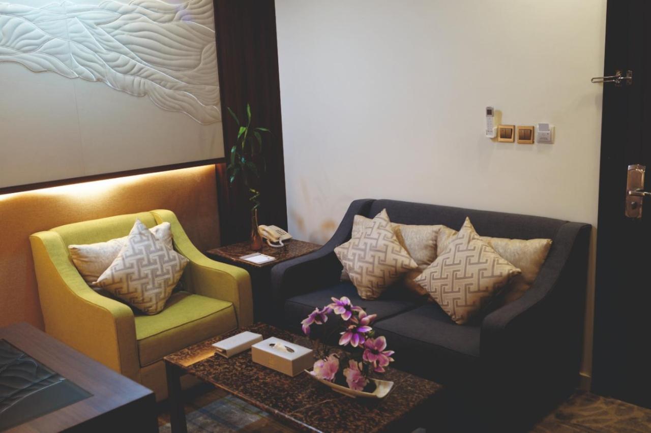 Lavona Tiba Hotel Dammam Exteriör bild